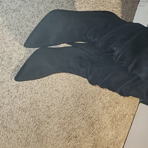 Knee high suede boots - Picture 9 of 9